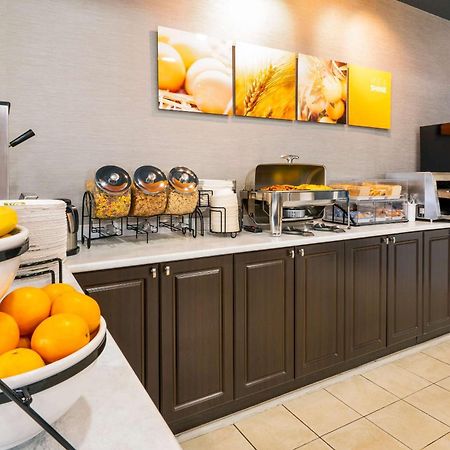 Comfort Hotel & Suites Peterborough Ngoại thất bức ảnh