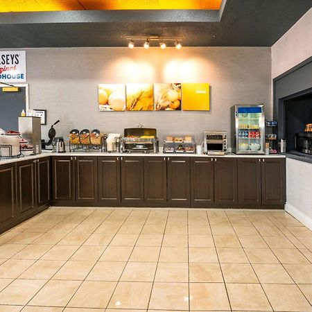 Comfort Hotel & Suites Peterborough Ngoại thất bức ảnh