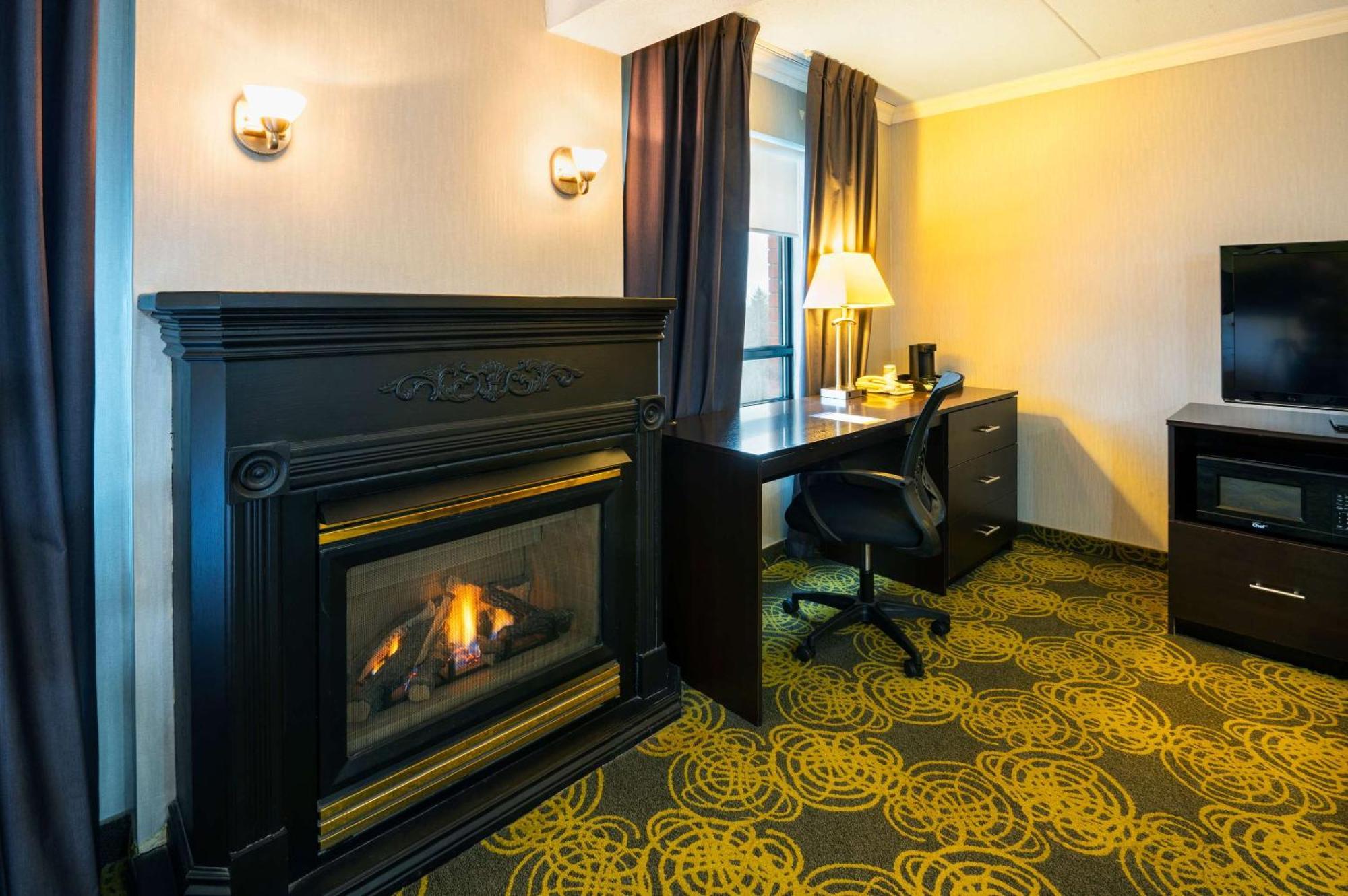 Comfort Hotel & Suites Peterborough Ngoại thất bức ảnh
