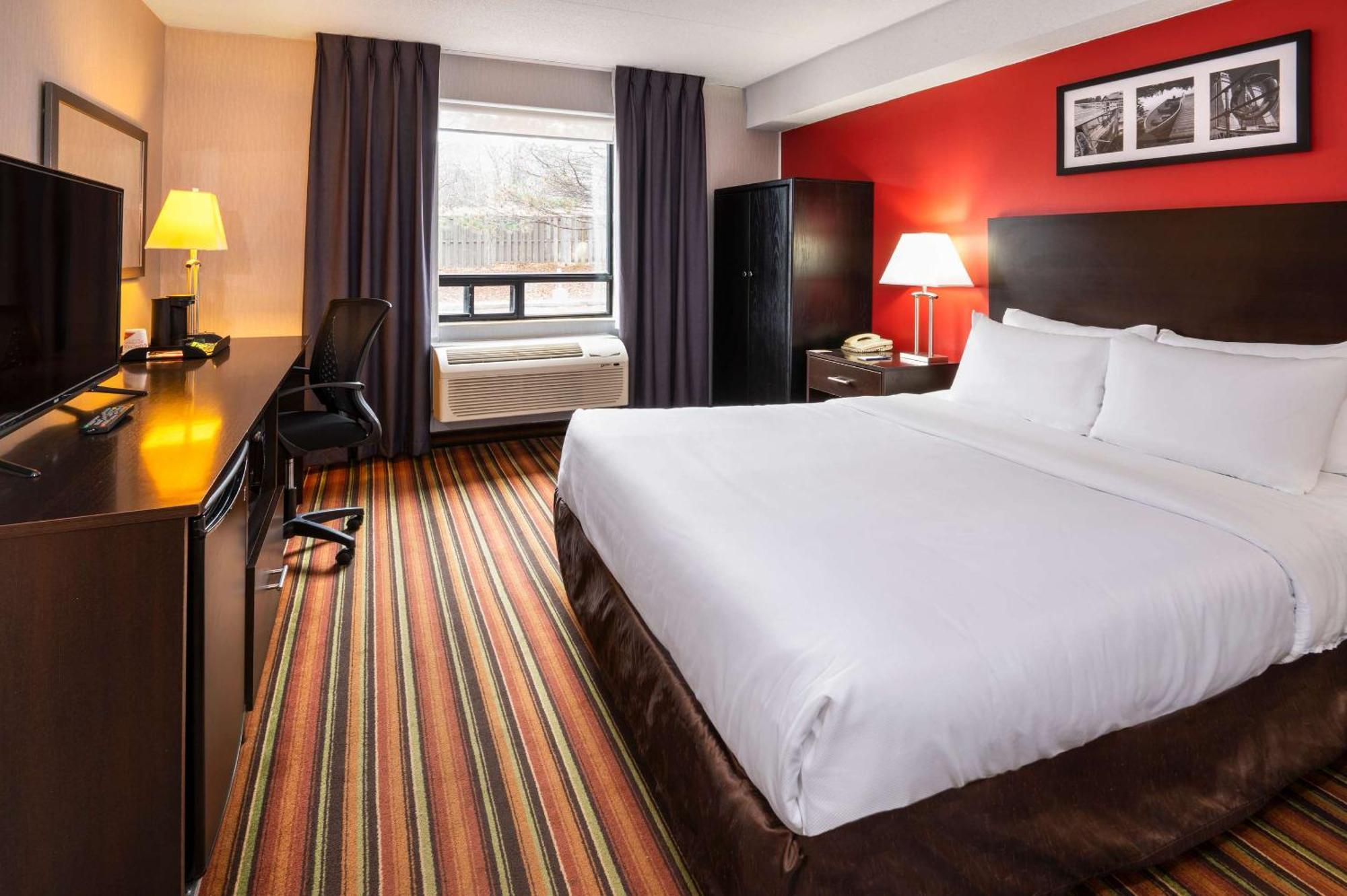 Comfort Hotel & Suites Peterborough Ngoại thất bức ảnh