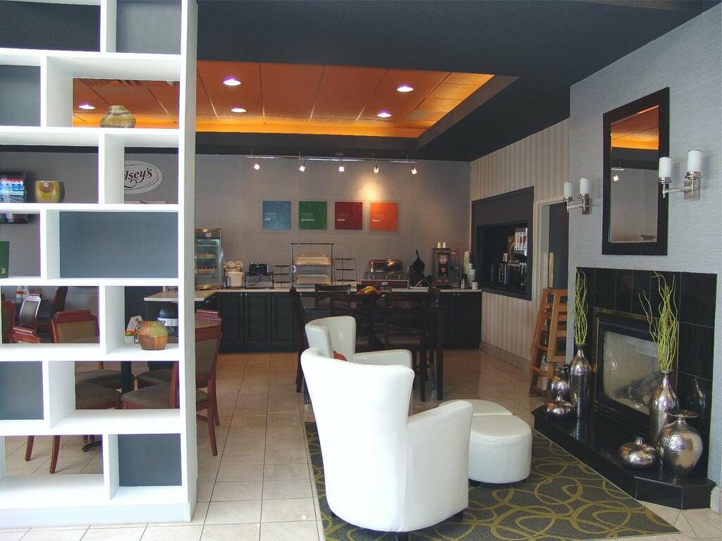 Comfort Hotel & Suites Peterborough Ngoại thất bức ảnh